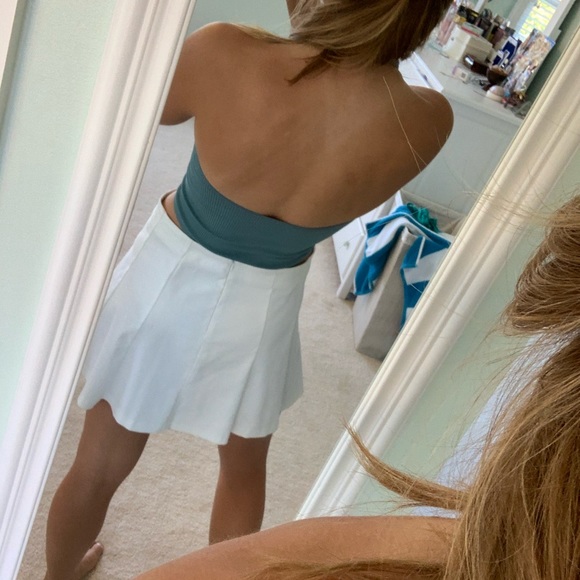 White skirt - Picture 3 of 3